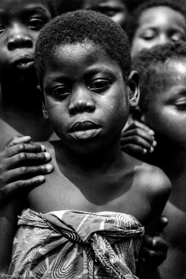 GHA_199901_G07.VillageChildrenRC1999